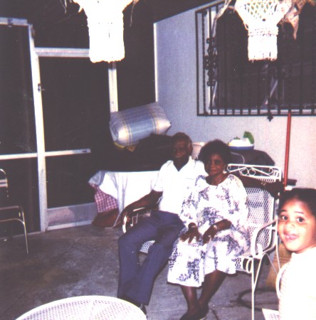 camille_grandparents.jpg (53123 bytes)